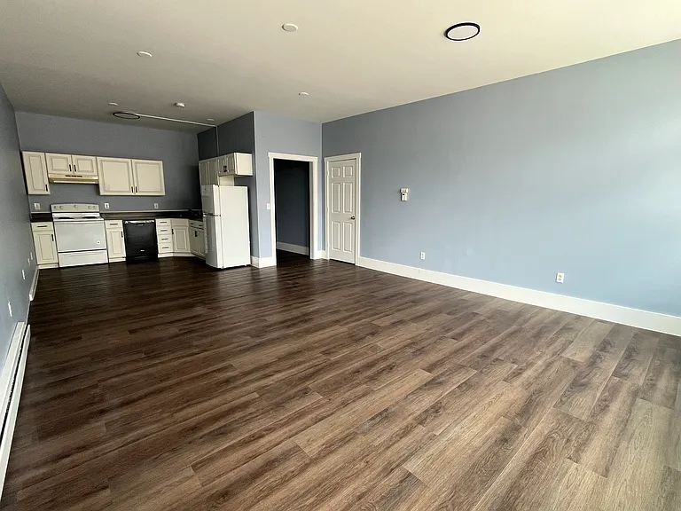 342 Main St #5 — Photo 1