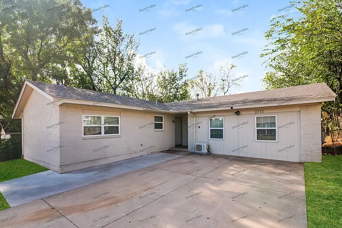 5 bed, 1.0 bath, 1125 sqft, $1,495 — Photo 1