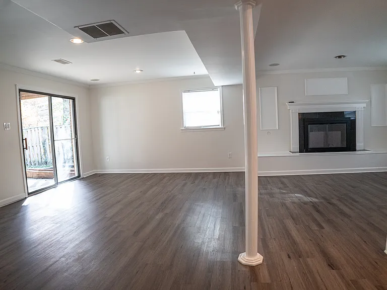 13227 Sturbridge Rd — Photo 23