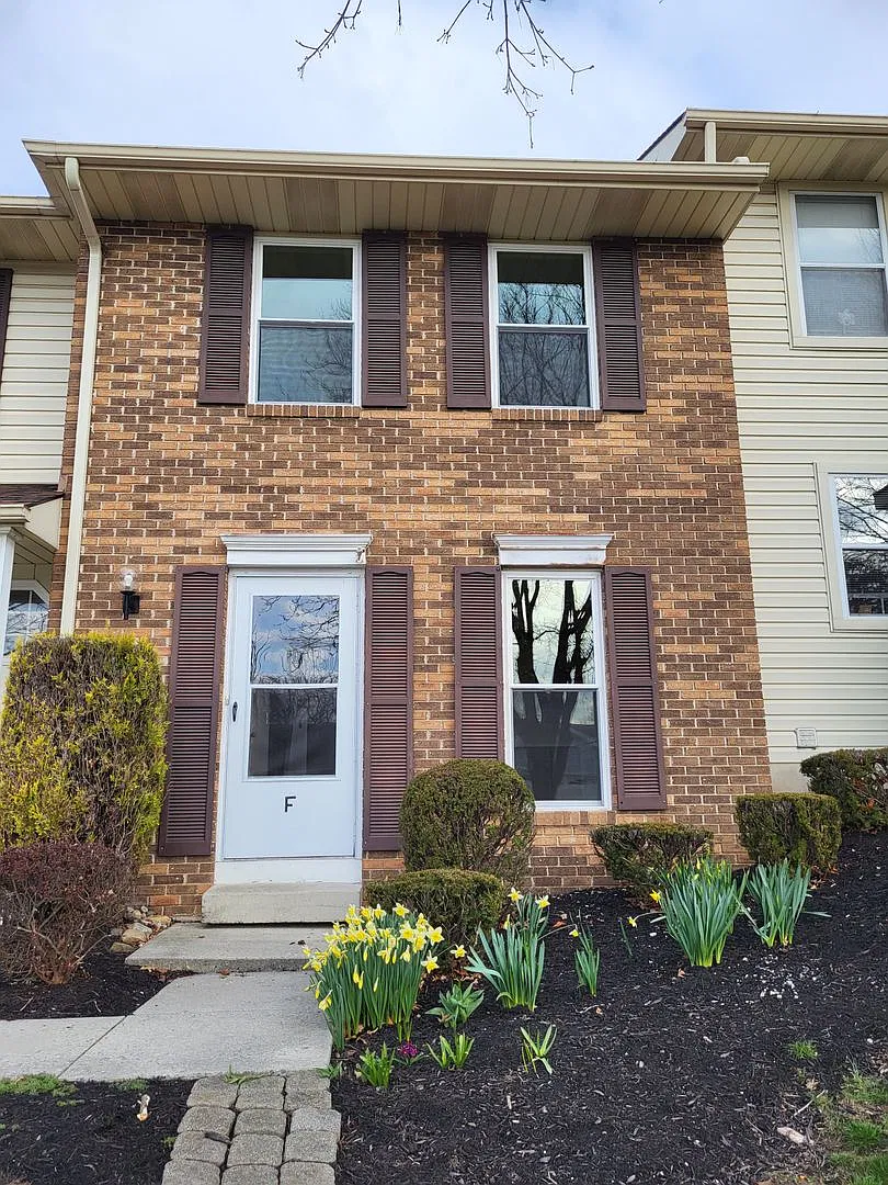 Two Bedroom Townhouse - New Oxford Road — Photo 1