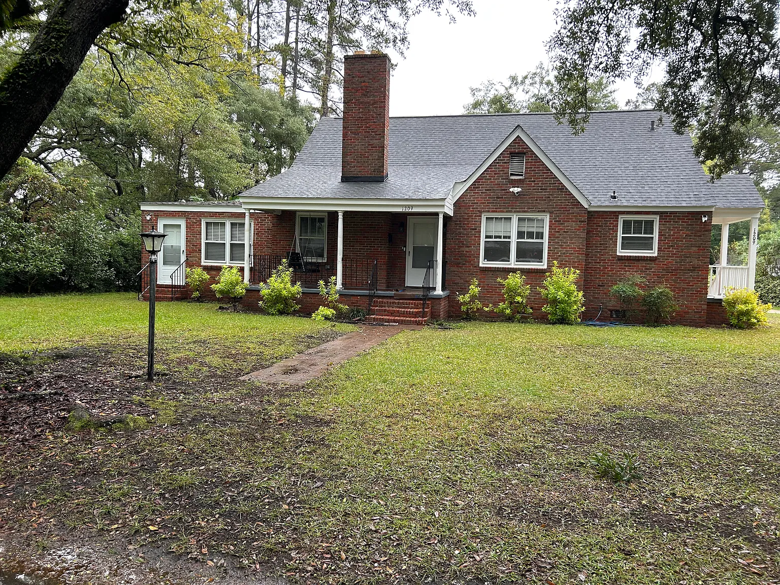 4 bed, 2.5 bath, 2460 sqft, $2,850 — Photo 1