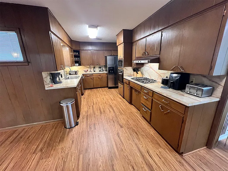 213 S FM 1660 — Photo 7