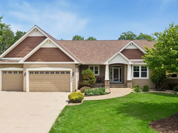 3958 Greystone Rdg, Eagan, MN 55122