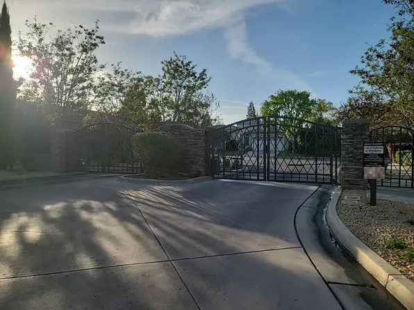 9764 N Willey Ct, Fresno, CA 93720