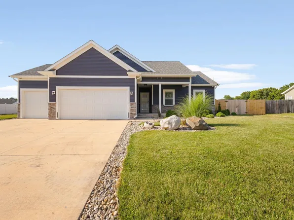 30329 Pine Bluff Dr, Elkhart, IN 46517