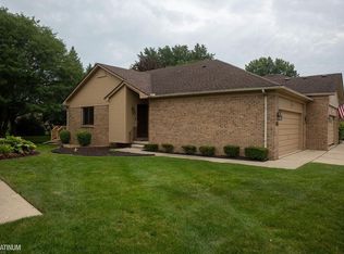 48778 E Windmill Cir, Macomb, MI 48044