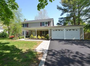 275 Hallock Rd, Stony Brook, NY 11790