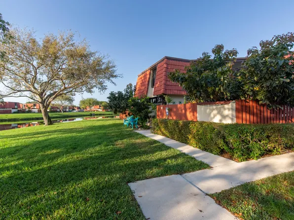 3821 Victoria Drive, West Palm Beach, FL 33406