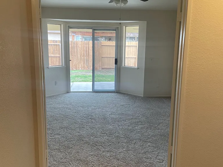 680 Sequoia St — Photo 10
