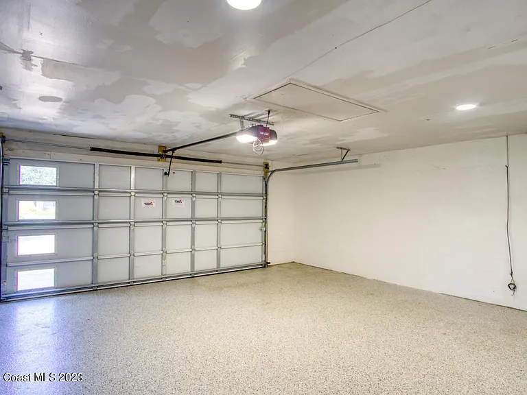 455 Laurel Ct — Photo 26