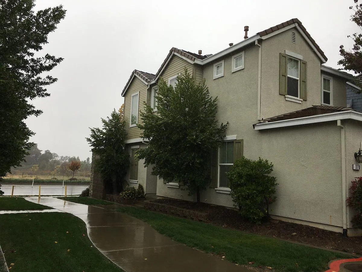 370 Phoenix Cir photo 1