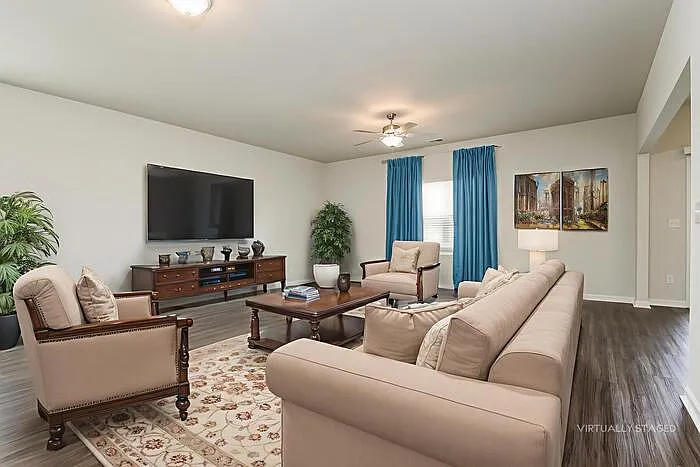 3 bed, 2.0 bath, 1655 sqft, $2,395 — Photo 4