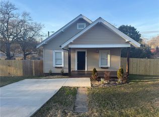 18 Clemson St, Liberty, SC 29657