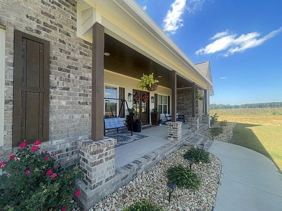 3rd image of 10 Thrasher Rd