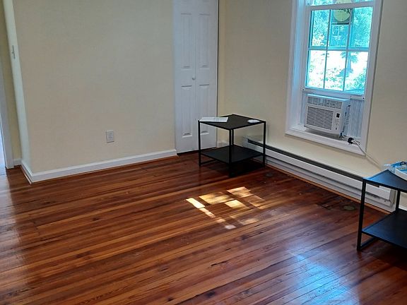 5th image of 539 S Royal Ave APT 4