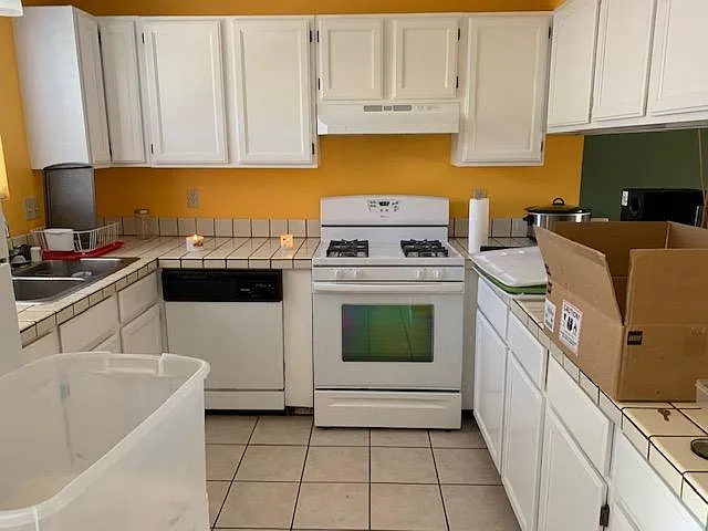 2 bed, 859 sqft, $1,850 — Photo 2