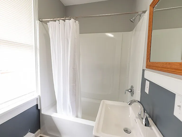 501 Steele St — Photo 10
