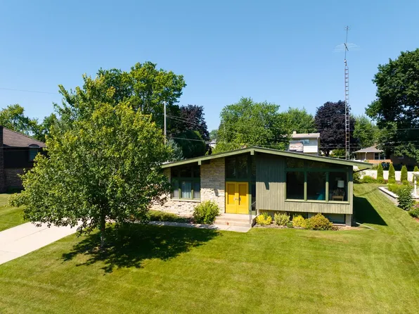 2131 20th Ave, Monroe, WI 53566