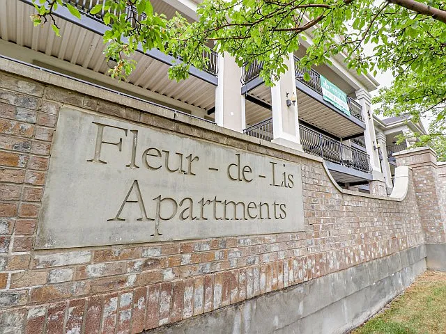 Fleur De Lis Apartments — Photo 15