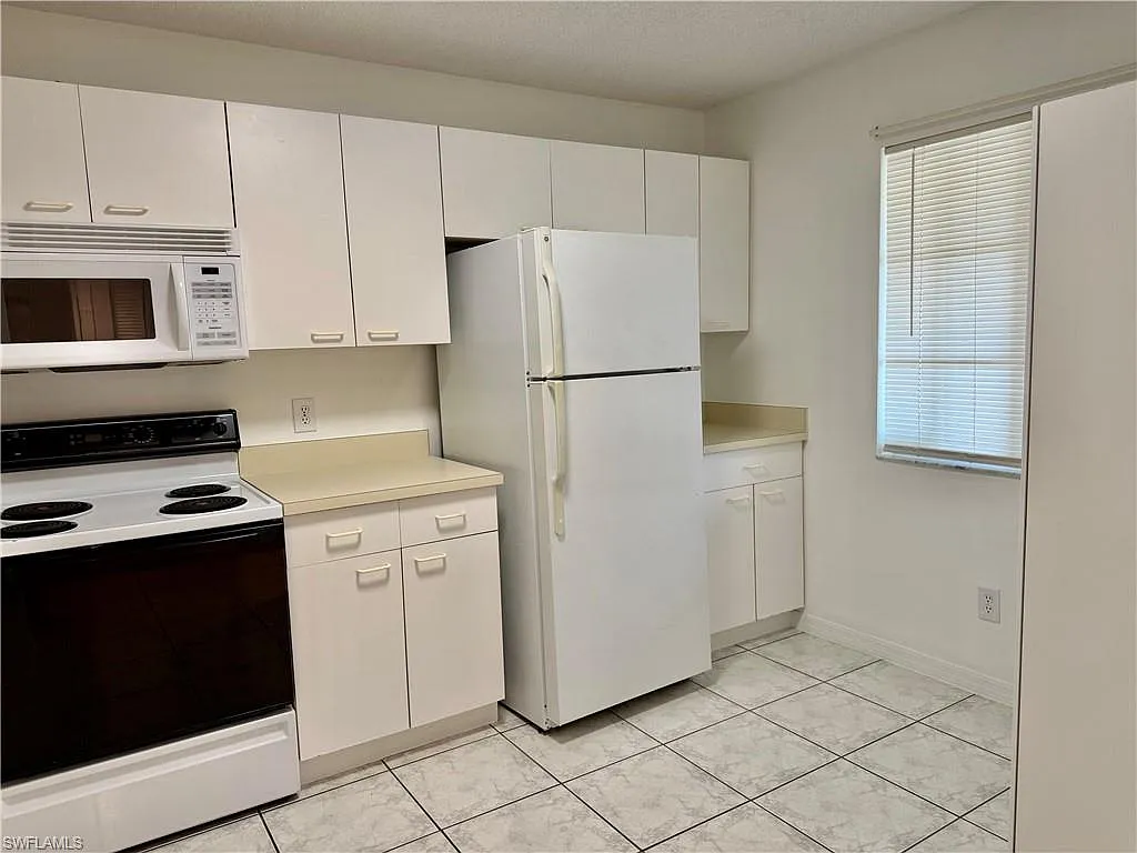 2 bed, 2.0 bath, 1022 sqft, $1,900 — Photo 3