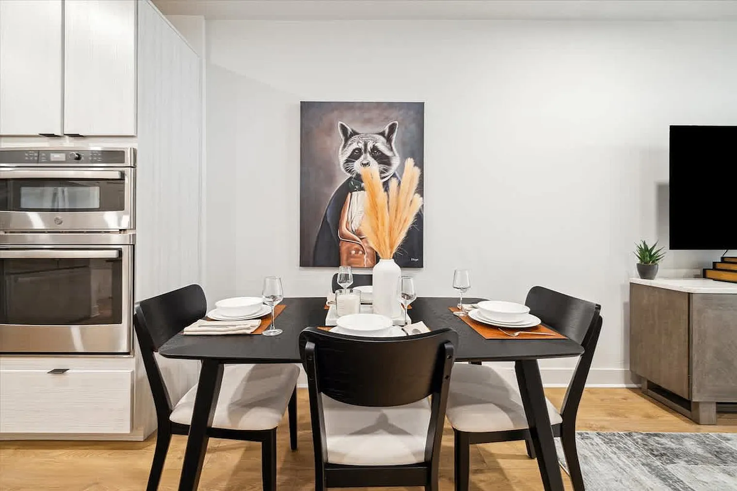 1 bed, 1.0 bath, 742 sqft, $4,140 — Photo 4
