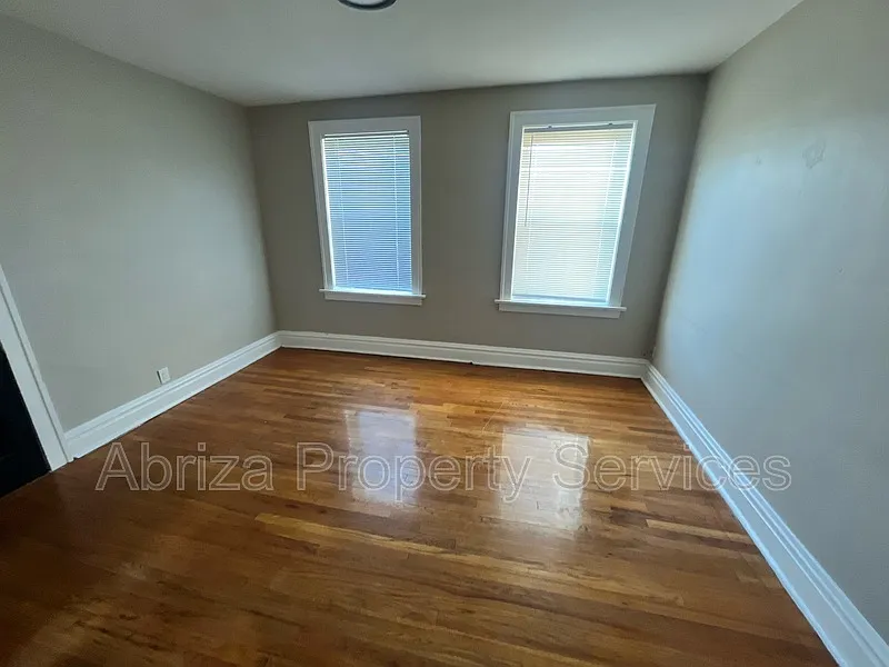 2 bed, 1.0 bath, 975 sqft, $850 — Photo 4