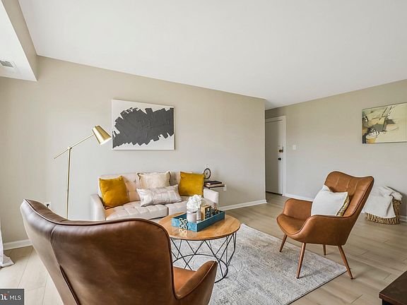 5th image of 436 N Armistead St APT 302