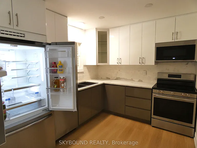98 Barton St #1 — Photo 4