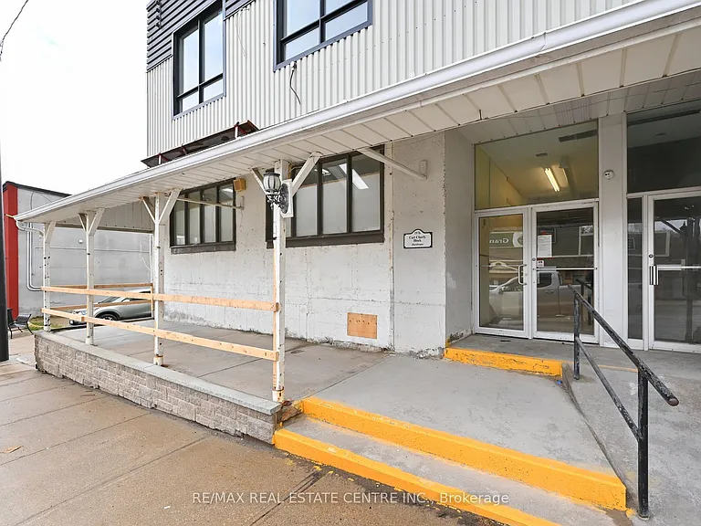 8 Main St S #4 — Photo 2