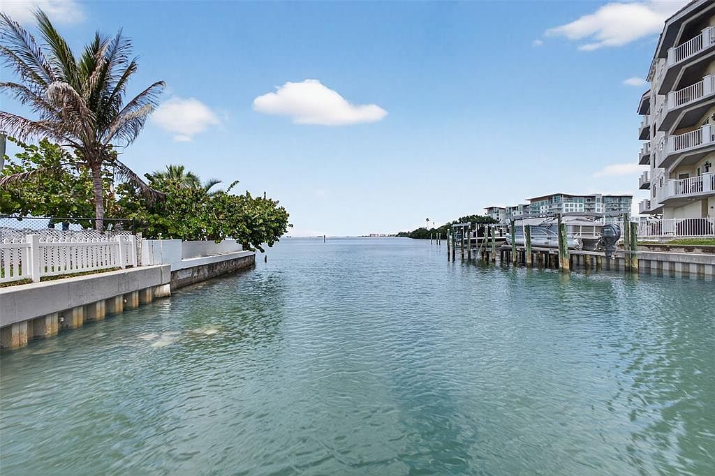 1866 Venetian Point Dr, Clearwater — photo 5