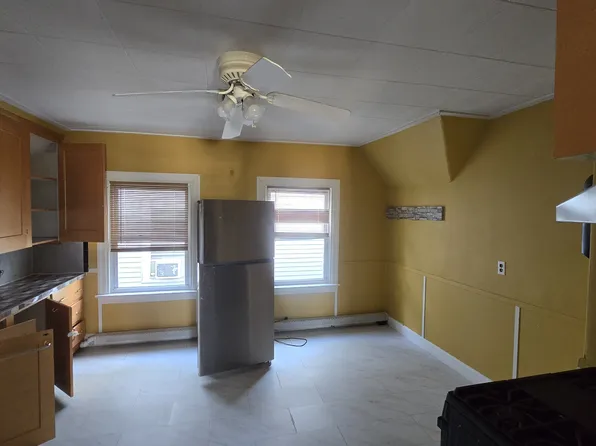85 Maynard St Floor 3, Pawtucket, RI 02860