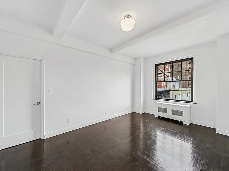 160 W 71st St #8K — Photo 1