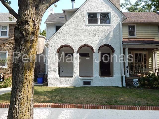 1st image of 324 Glen Echo Rd