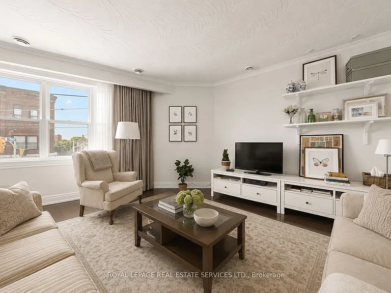 1612 Dundas St W #UPPER — Photo 3