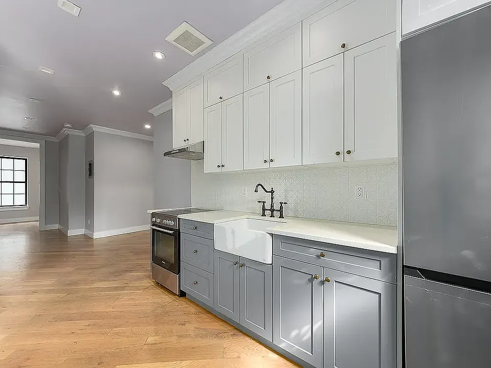 137 21st St #1B