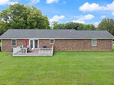 3 bed, 1372 sqft, $2,100 — Photo 3