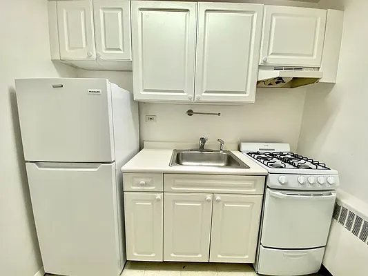 Rented by Compass | media 13