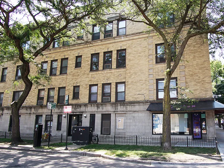 Cornelia Commons — Photo 1