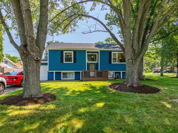 1516 W Elm St, Holiday Hills, IL 60051