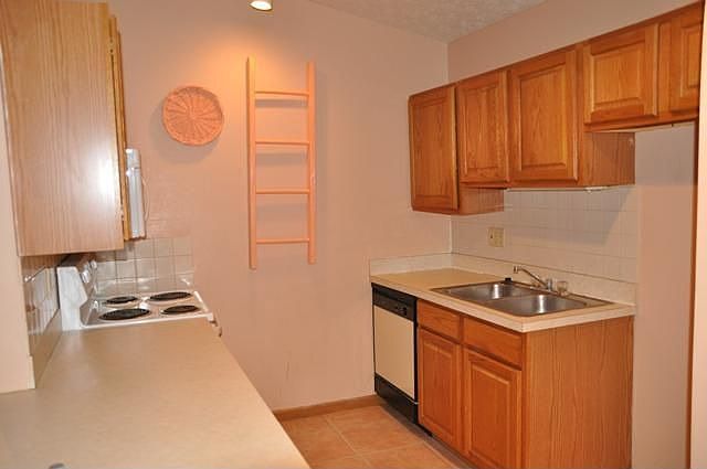 2nd image of 35925 Westminister Ave