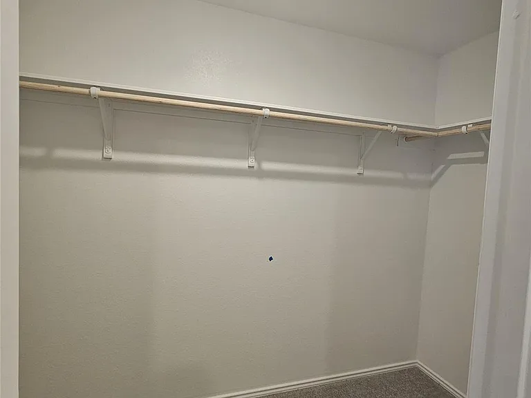 2304 Blizzard Dr — Photo 10
