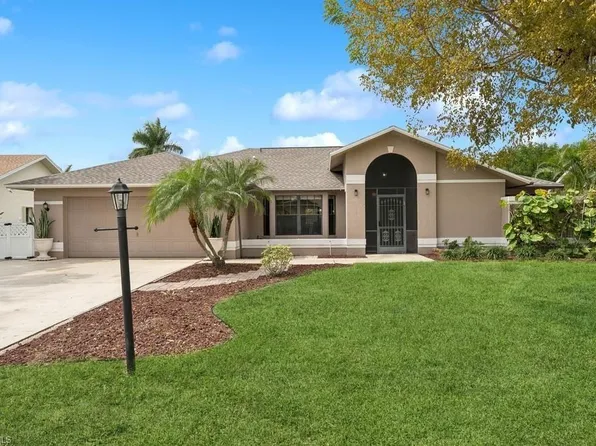 19220 Pine Run Ln, Fort Myers, FL 33967