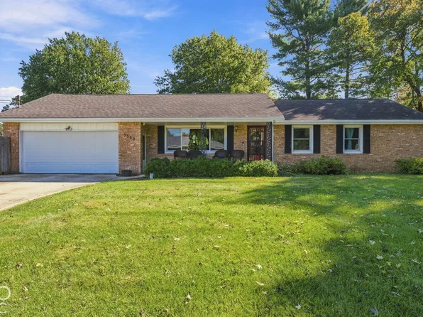 5300 S Breezewood Dr, Muncie, IN 47302