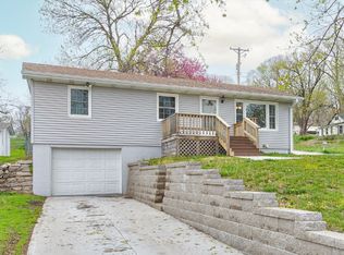 910 N Linn St, Glenwood, IA 51534