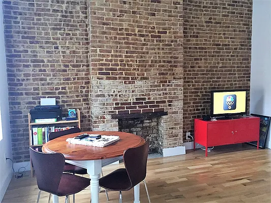 Rented by Lang Realty LLC | media 4