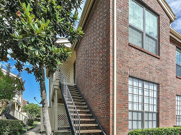 2nd image of 2121 El Paseo St APT 1316