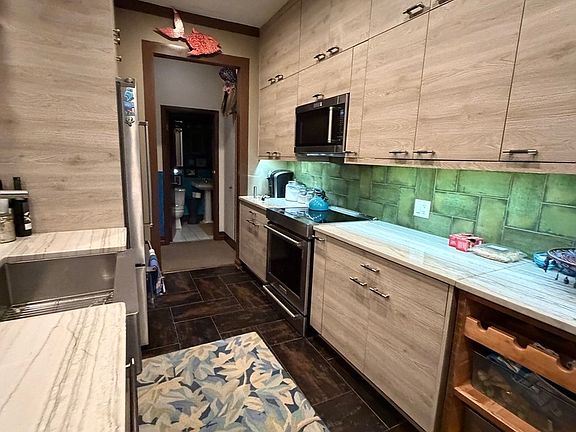 2nd image of 4626 N Kenmore Ave APT 1N