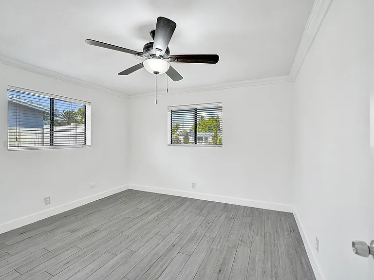 4360 NE 13th Ave — Photo 19