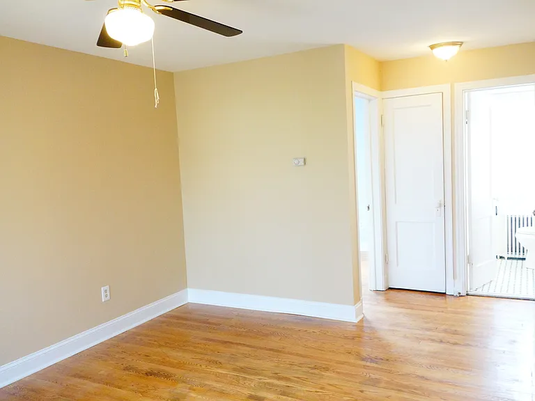 8400 Greenwood Ave — Photo 43