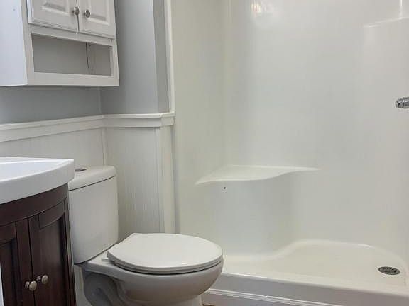 3rd image of 164 W Wall St #A5